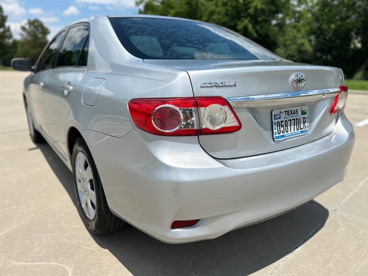 Used 2013 Toyota Corolla LE FWD image 8