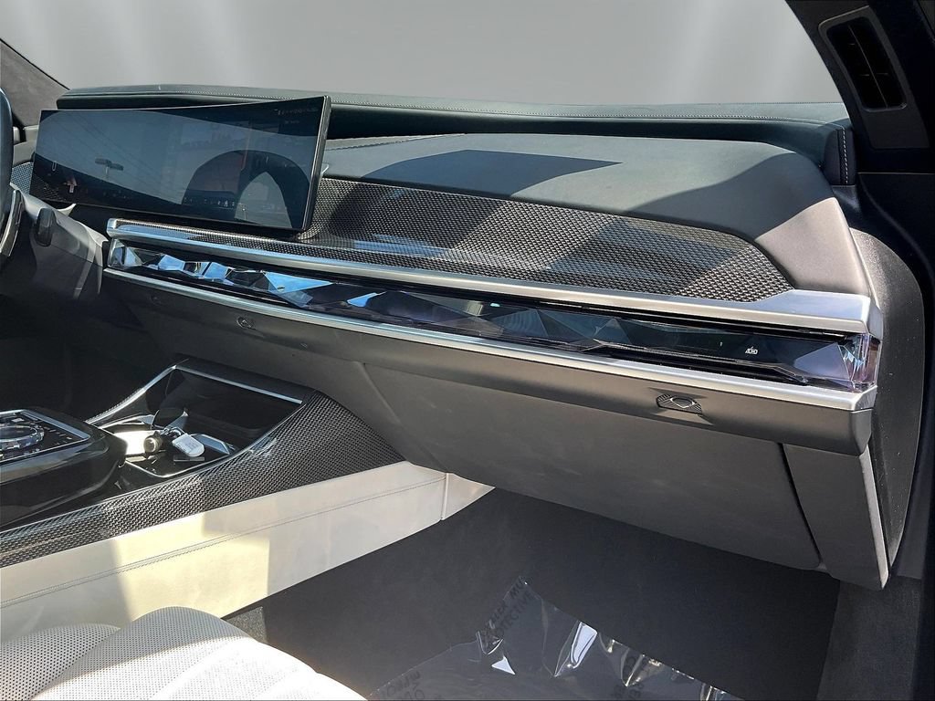 Used 2023 BMW 760i xDrive w/ Executive Package AWD/4WD image 25