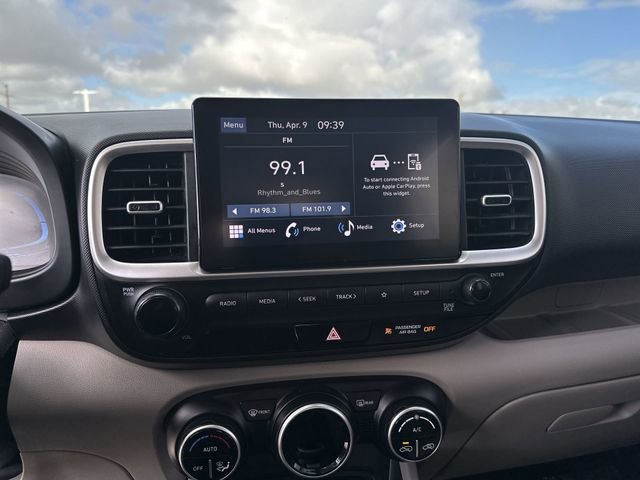 Used 2023 Hyundai Venue SEL FWD image 25