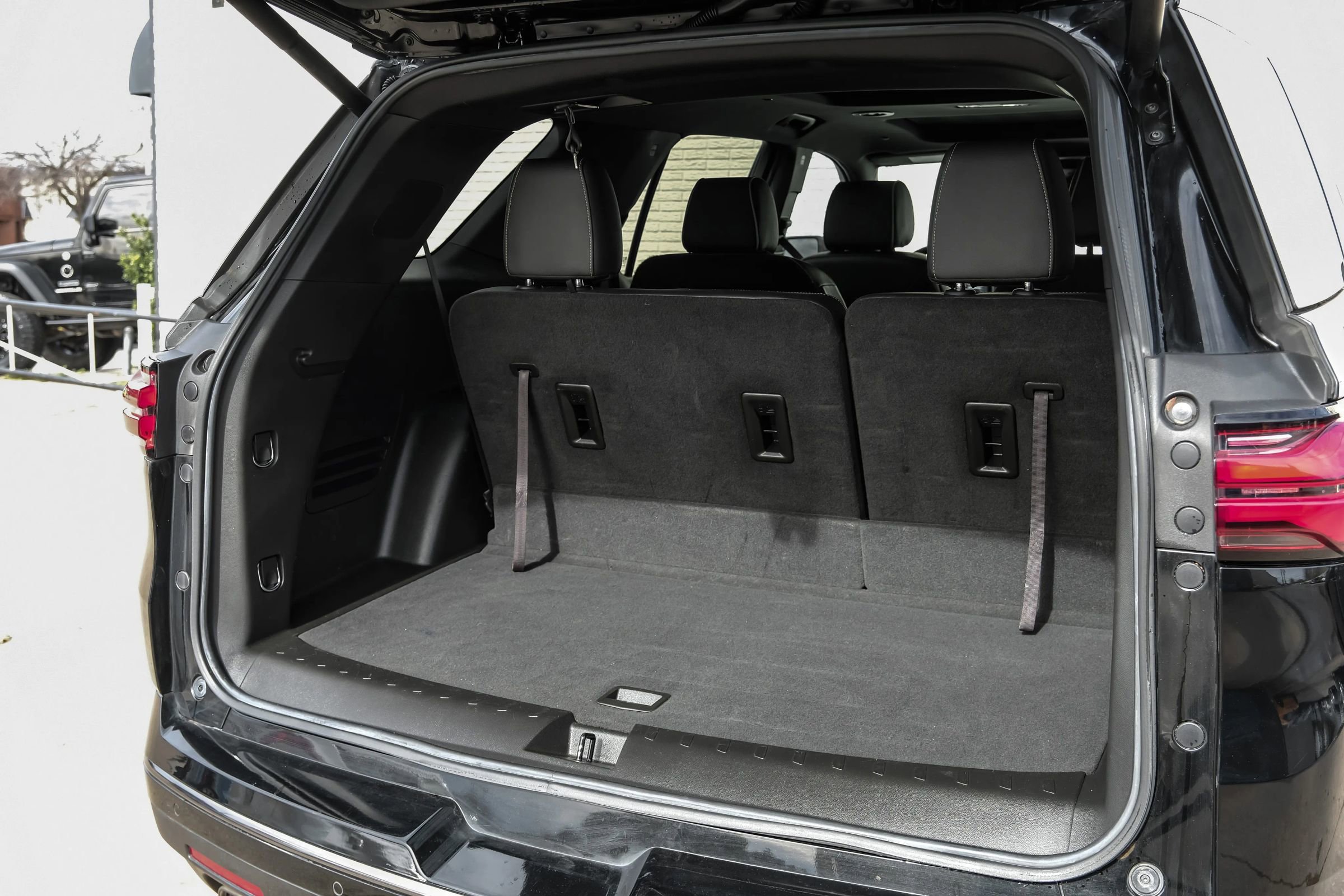 Used 2022 Chevrolet Traverse Premier w/ Redline Edition FWD image 68