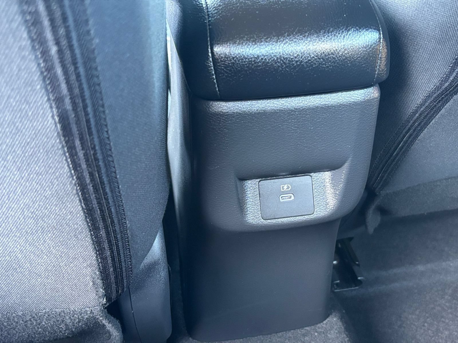 Used 2025 Nissan Versa SV FWD image 22