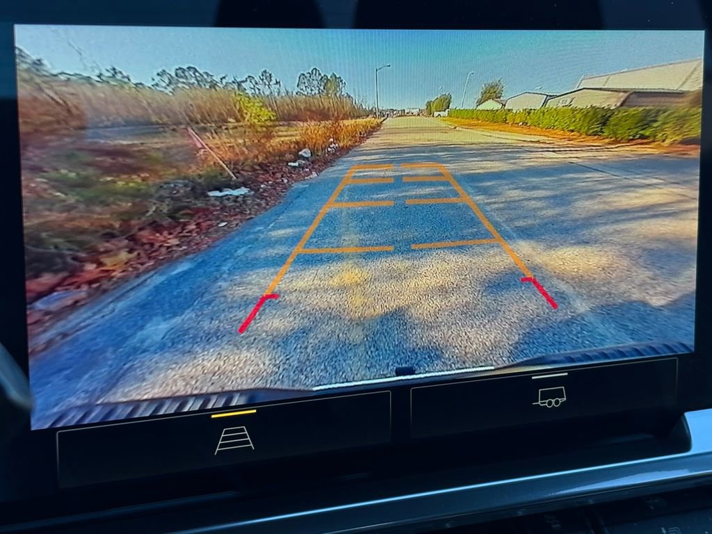 Used 2022 Chevrolet Silverado 1500 LT w/ Protection Package image 14