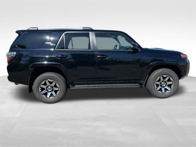 Used 2018 Toyota 4Runner TRD Off-Road AWD/4WD image 6
