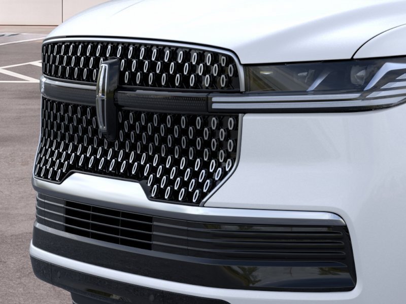 New 2026 Lincoln Navigator L Premier AWD/4WD image 17