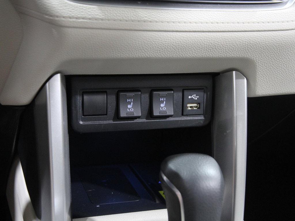 Used 2022 Toyota Corolla Cross XLE image 10