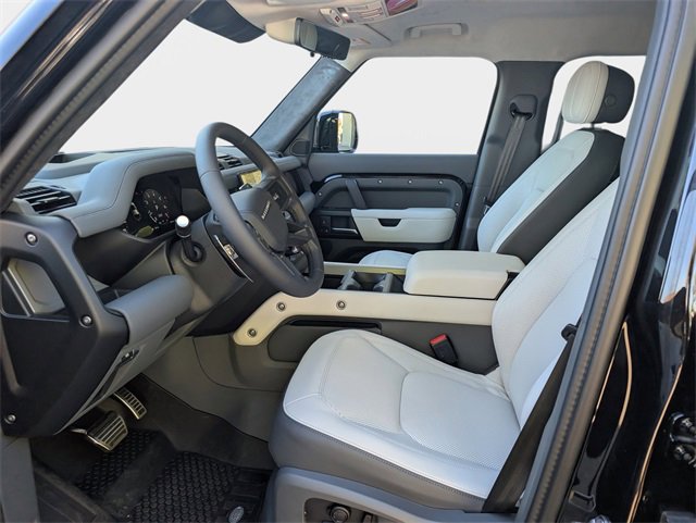 New 2025 Land Rover Defender 110 V8 image 7
