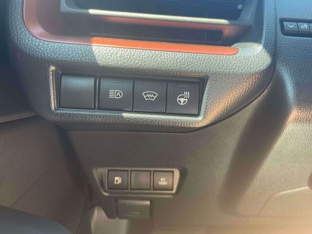 Used 2025 Toyota Prius Plug-In Hybrid FWD image 21