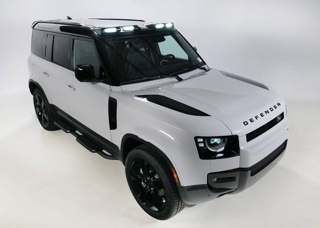New 2026 Land Rover Defender 110 S image 31