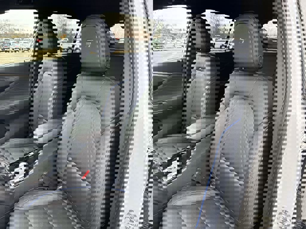 Certified 2024 Buick Envista Sport Touring w/ Convenience I Package FWD image 9