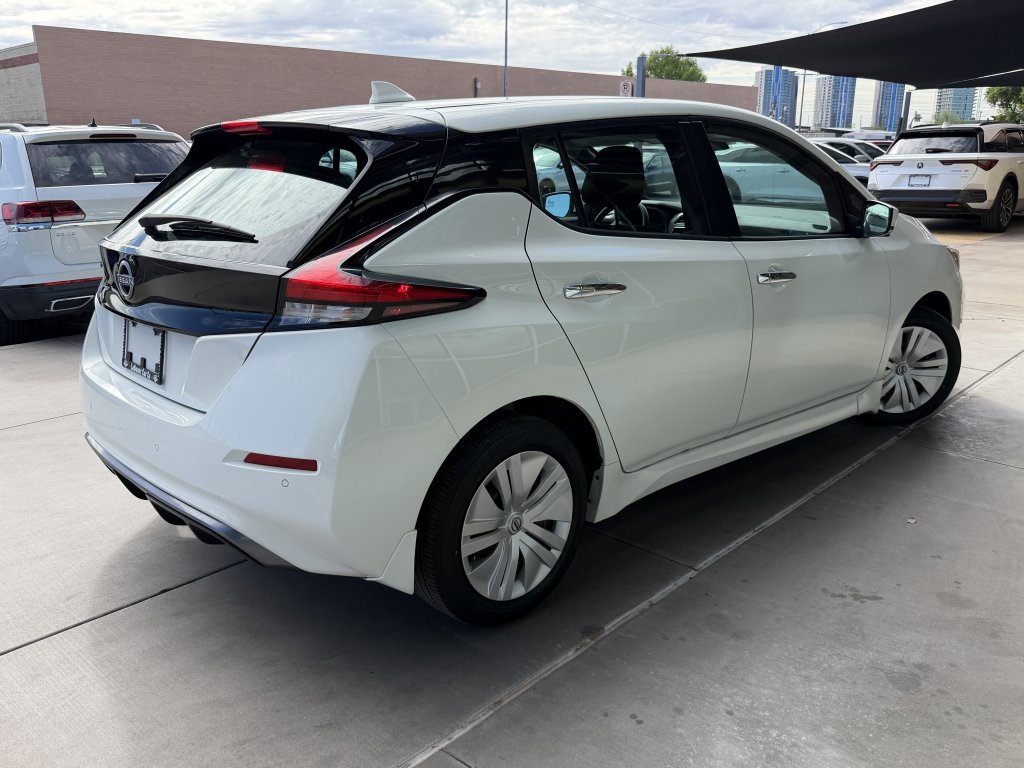 Used 2025 Nissan Leaf S FWD image 4