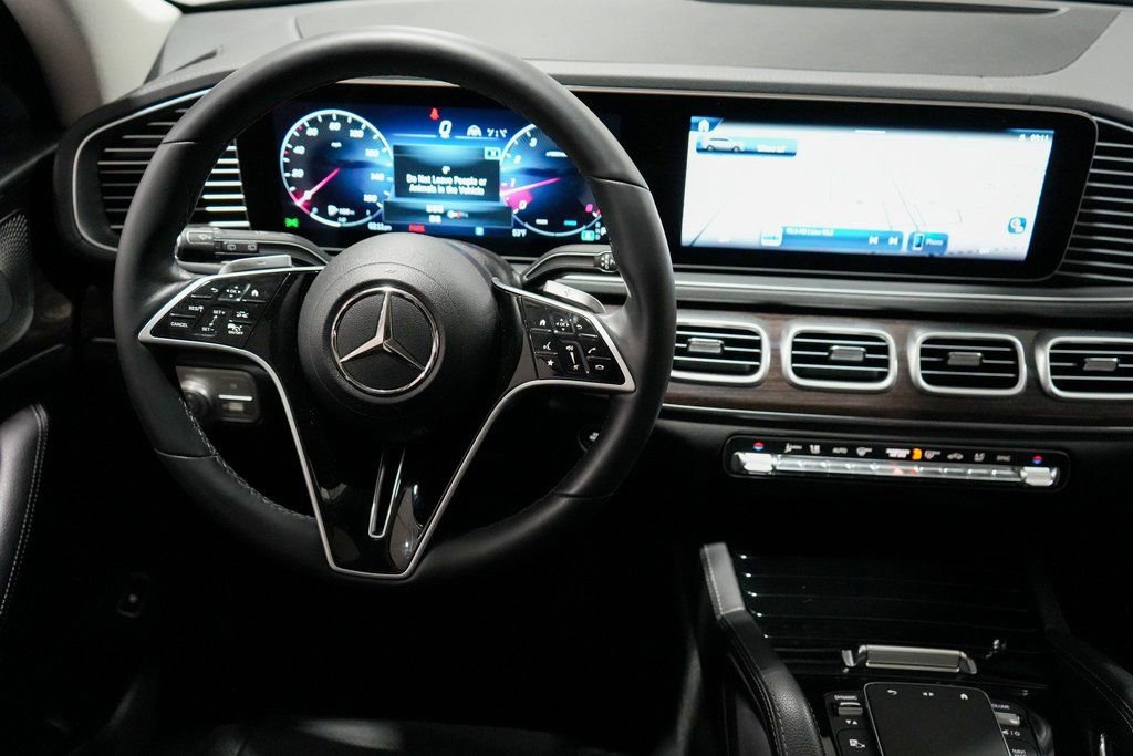 Used 2024 Mercedes-Benz GLS 450 4MATIC image 11