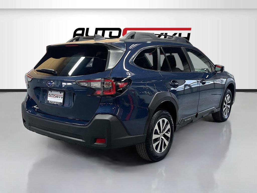 Used 2025 Subaru Outback Premium image 7