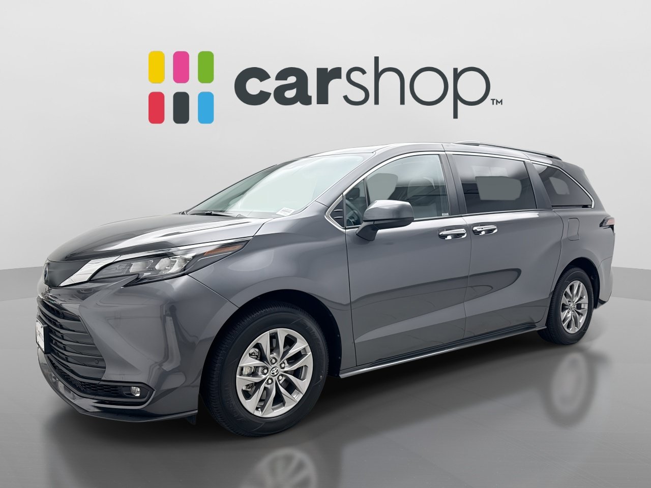 Used 2025 Toyota Sienna XLE AWD/4WD image 1