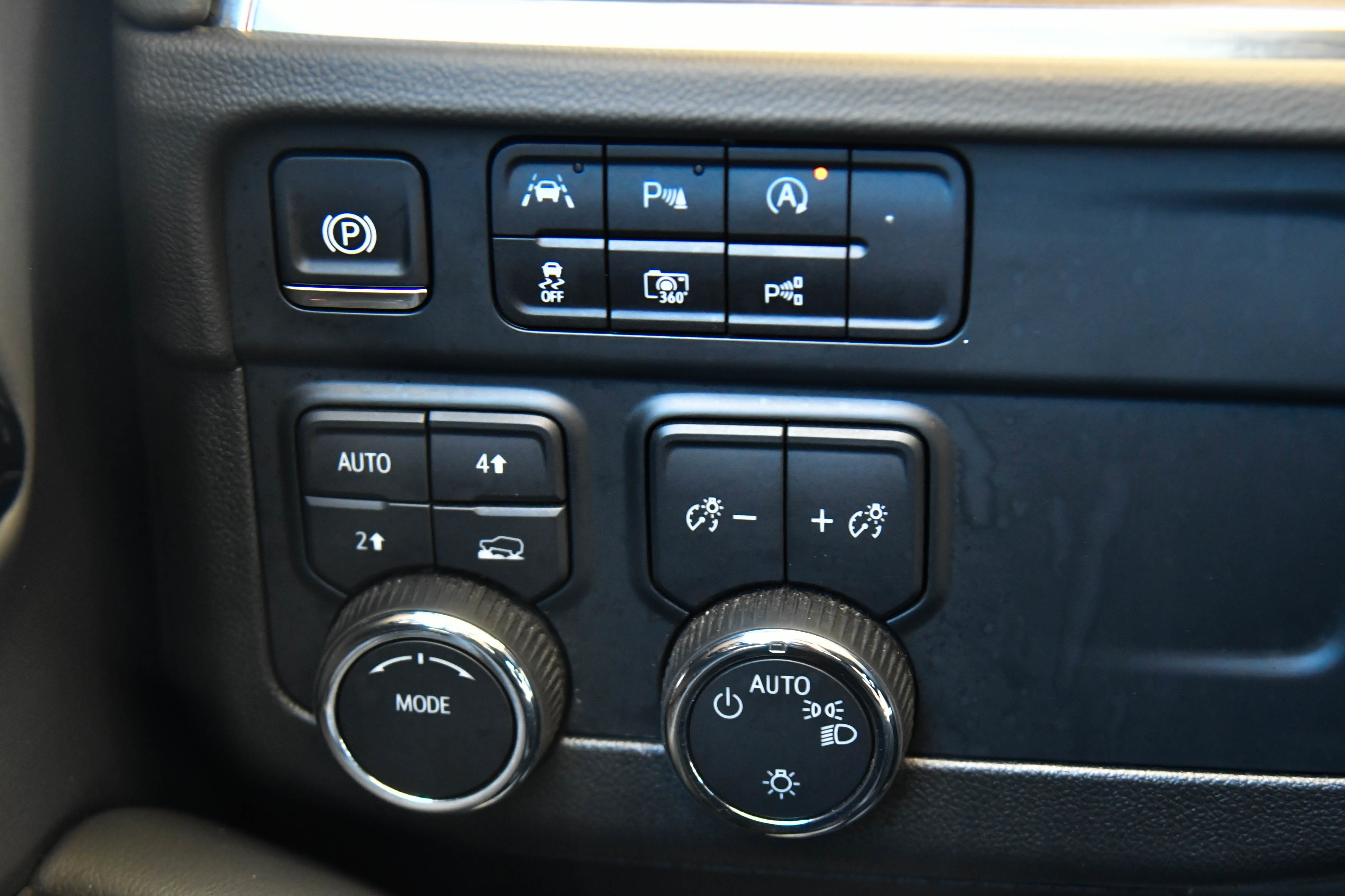 Used 2025 Chevrolet Tahoe LT AWD/4WD image 43