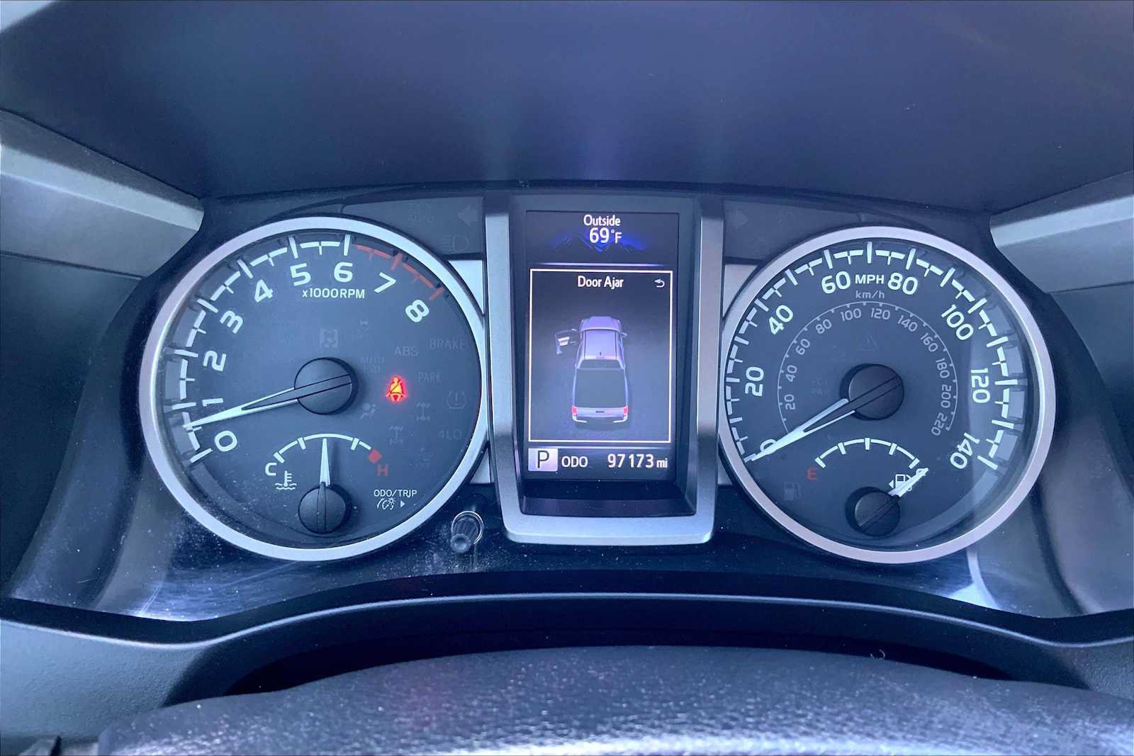 Used 2019 Toyota Tacoma SR5 AWD/4WD image 25