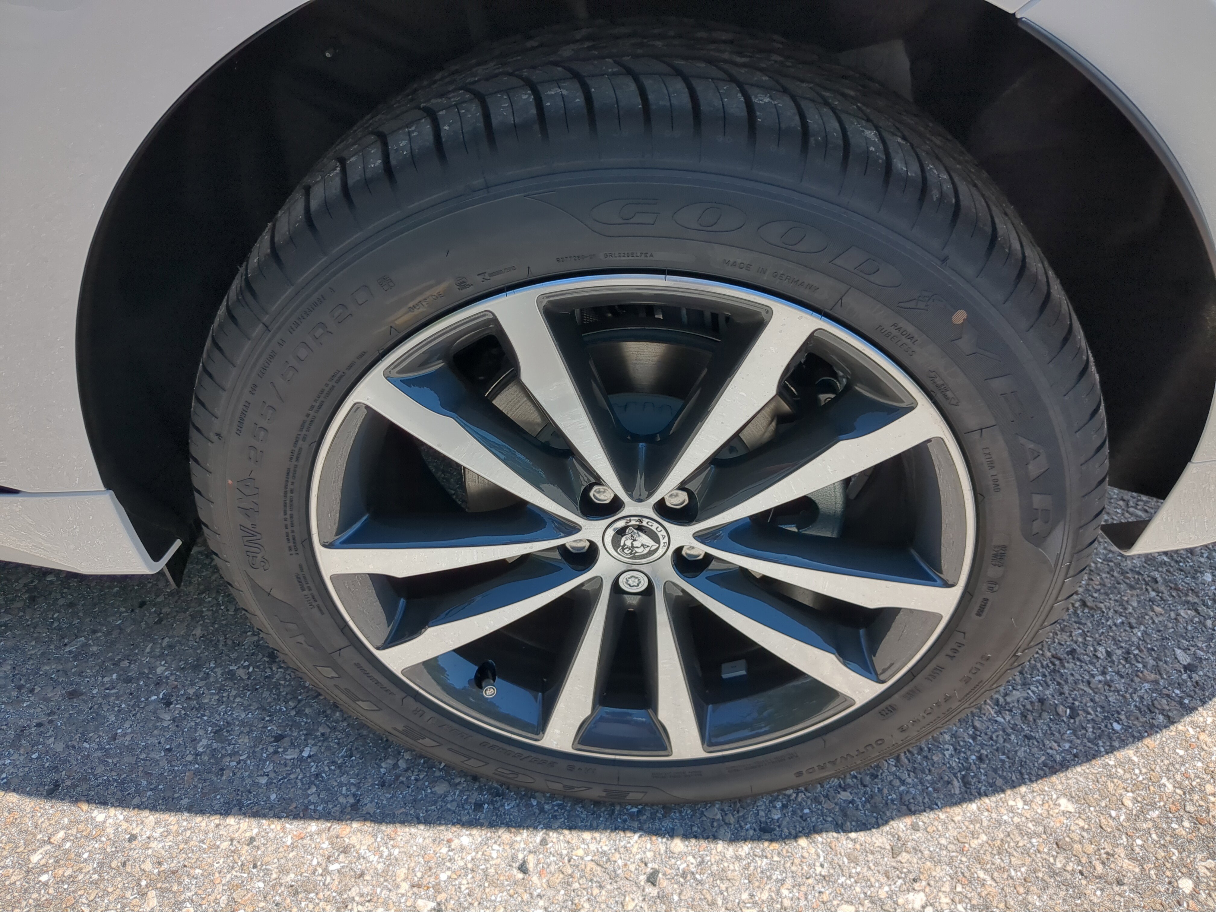 New 2026 Jaguar F-PACE R-Dynamic S AWD/4WD image 32