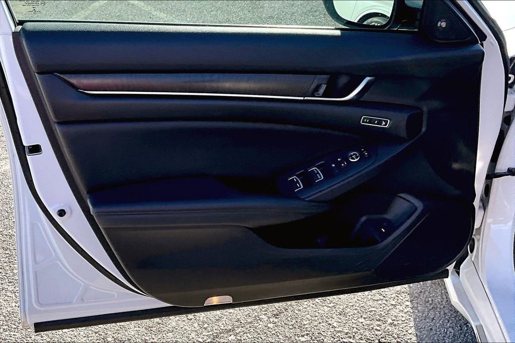 Used 2020 Honda Accord Touring image 24