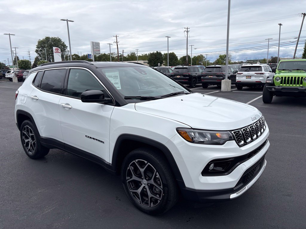 Used 2024 Jeep Compass Limited AWD/4WD image 8
