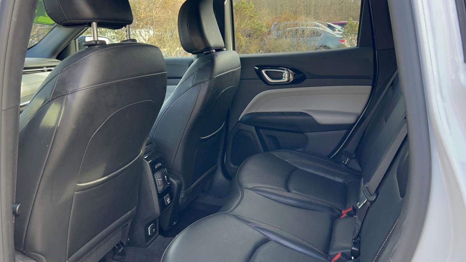 Used 2023 Jeep Compass Limited image 31