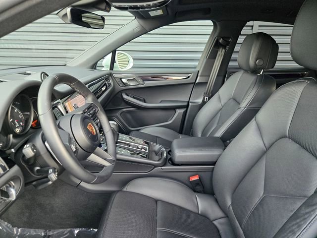 Used 2025 Porsche Macan image 26