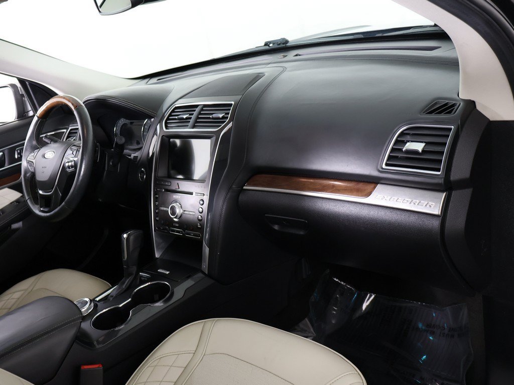 Used 2018 Ford Explorer Platinum AWD/4WD image 33