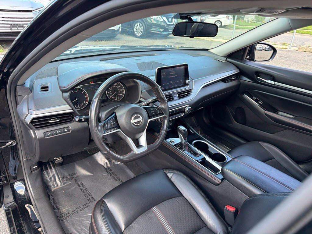 Used 2024 Nissan Altima 2.5 SR FWD image 30