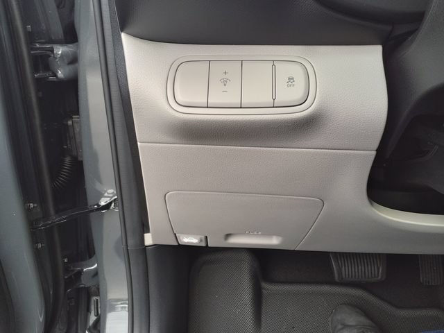 Certified 2026 Hyundai Venue SEL FWD image 20