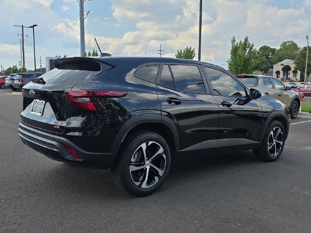 Used 2026 Chevrolet Trax RS w/ Sunroof Package FWD image 5