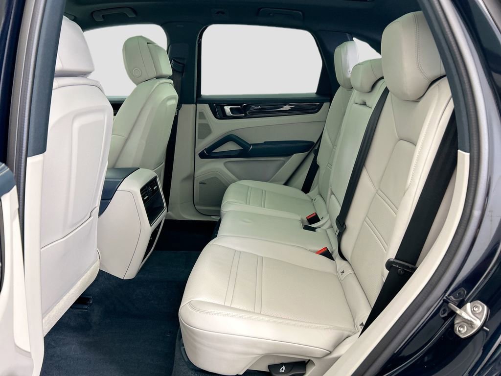 Used 2022 Porsche Cayenne S image 20