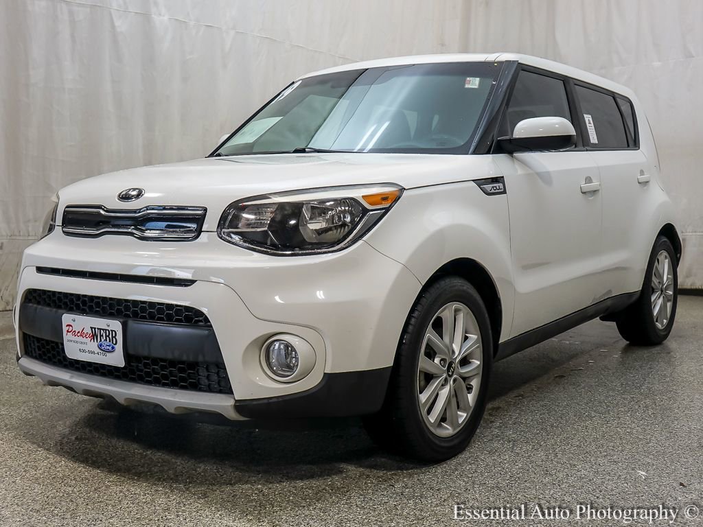 Used 2019 Kia Soul + image 2