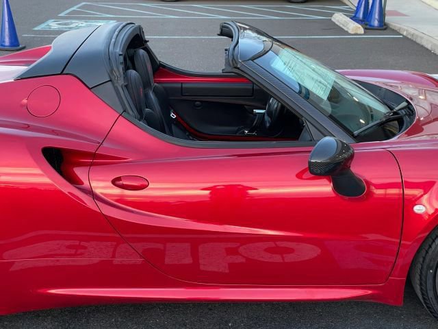 Used 2020 Alfa Romeo 4C Spider image 22