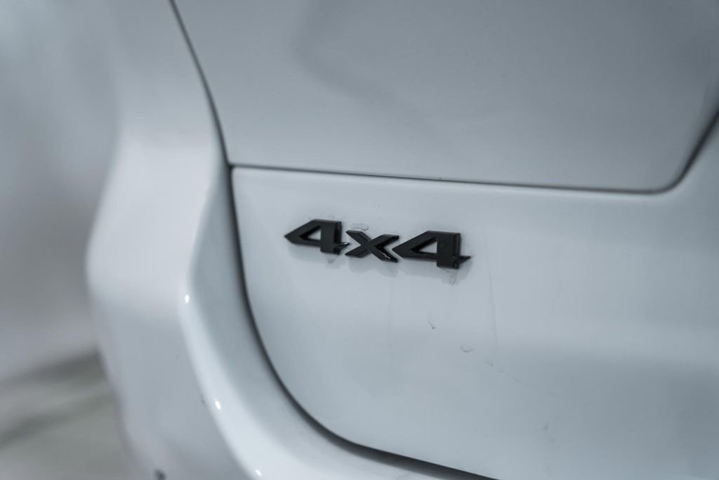 New 2025 Jeep Grand Cherokee L Altitude image 8