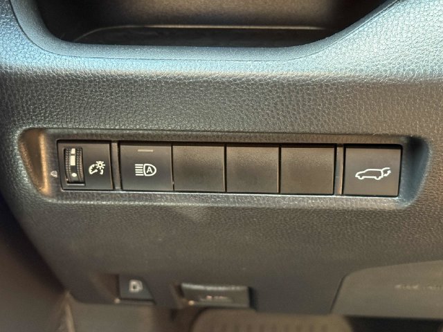 Used 2021 Toyota RAV4 XSE AWD/4WD image 22