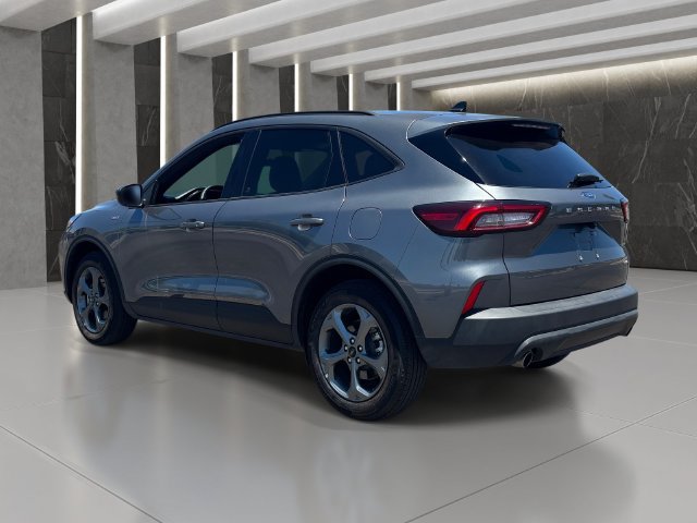 Used 2025 Ford Escape ST-Line Select AWD/4WD image 4