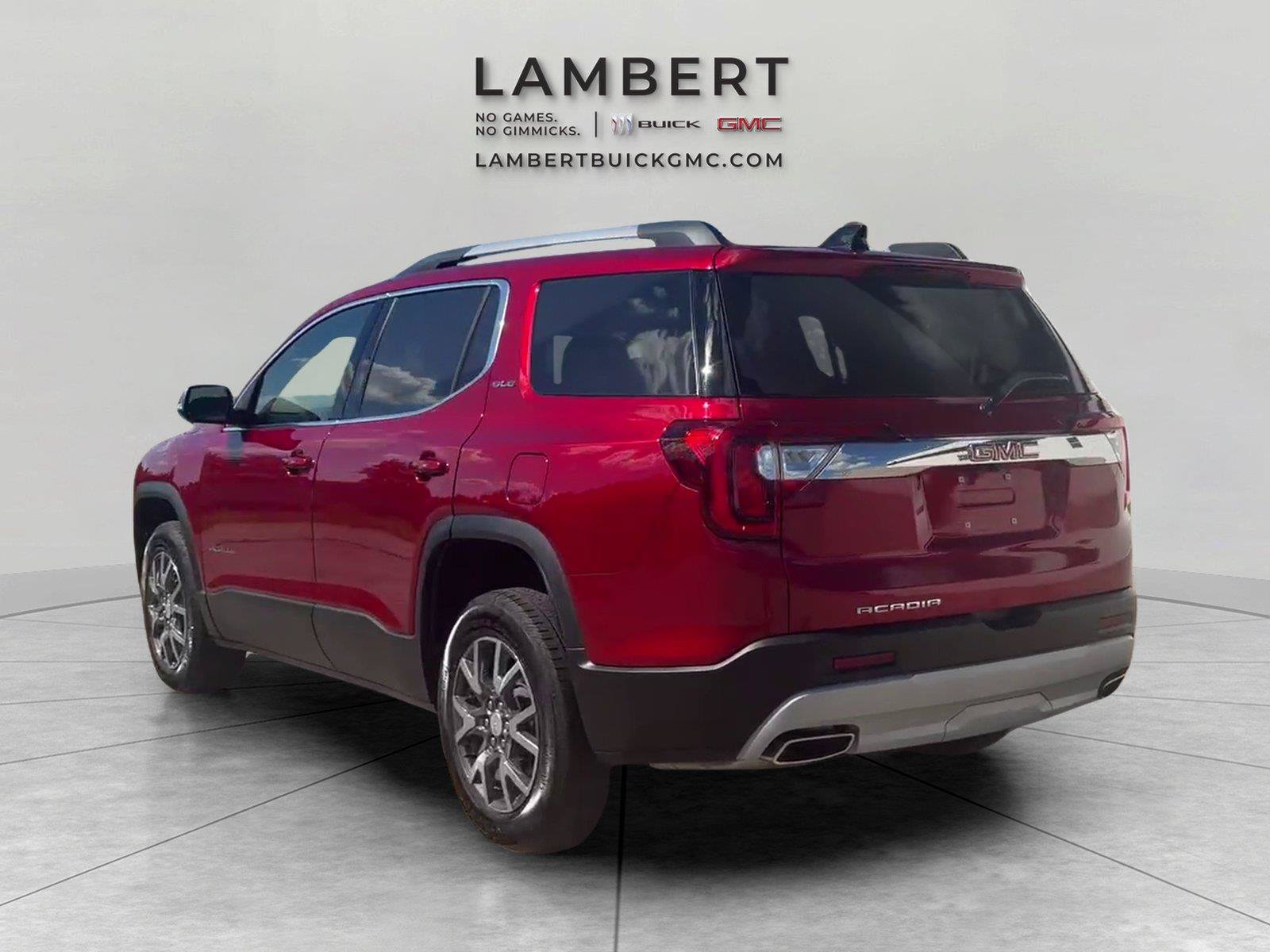 Used 2023 GMC Acadia SLE w/ Driver Convenience Package FWD image 3