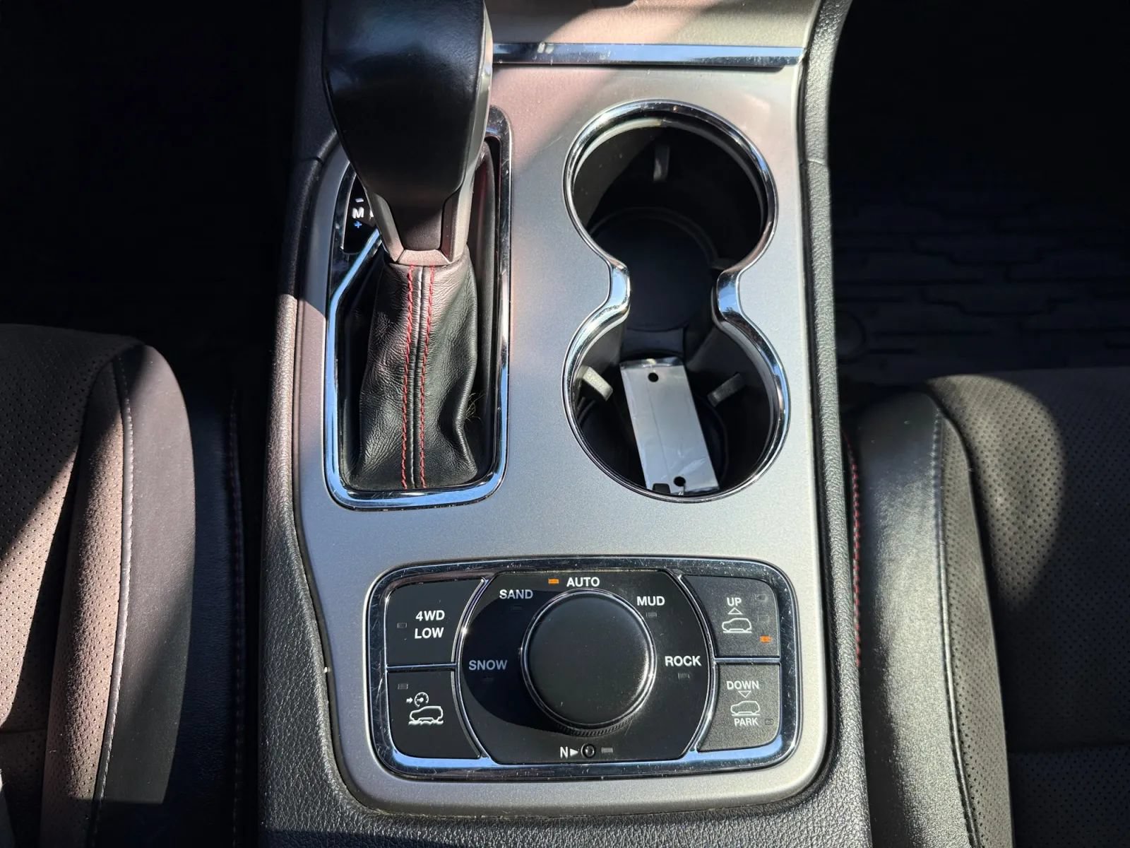 Used 2021 Jeep Grand Cherokee Trailhawk AWD/4WD image 18