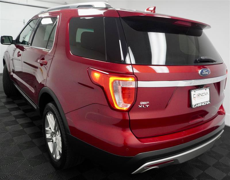 Used 2016 Ford Explorer XLT w/ Equipment Group 202A AWD/4WD image 7