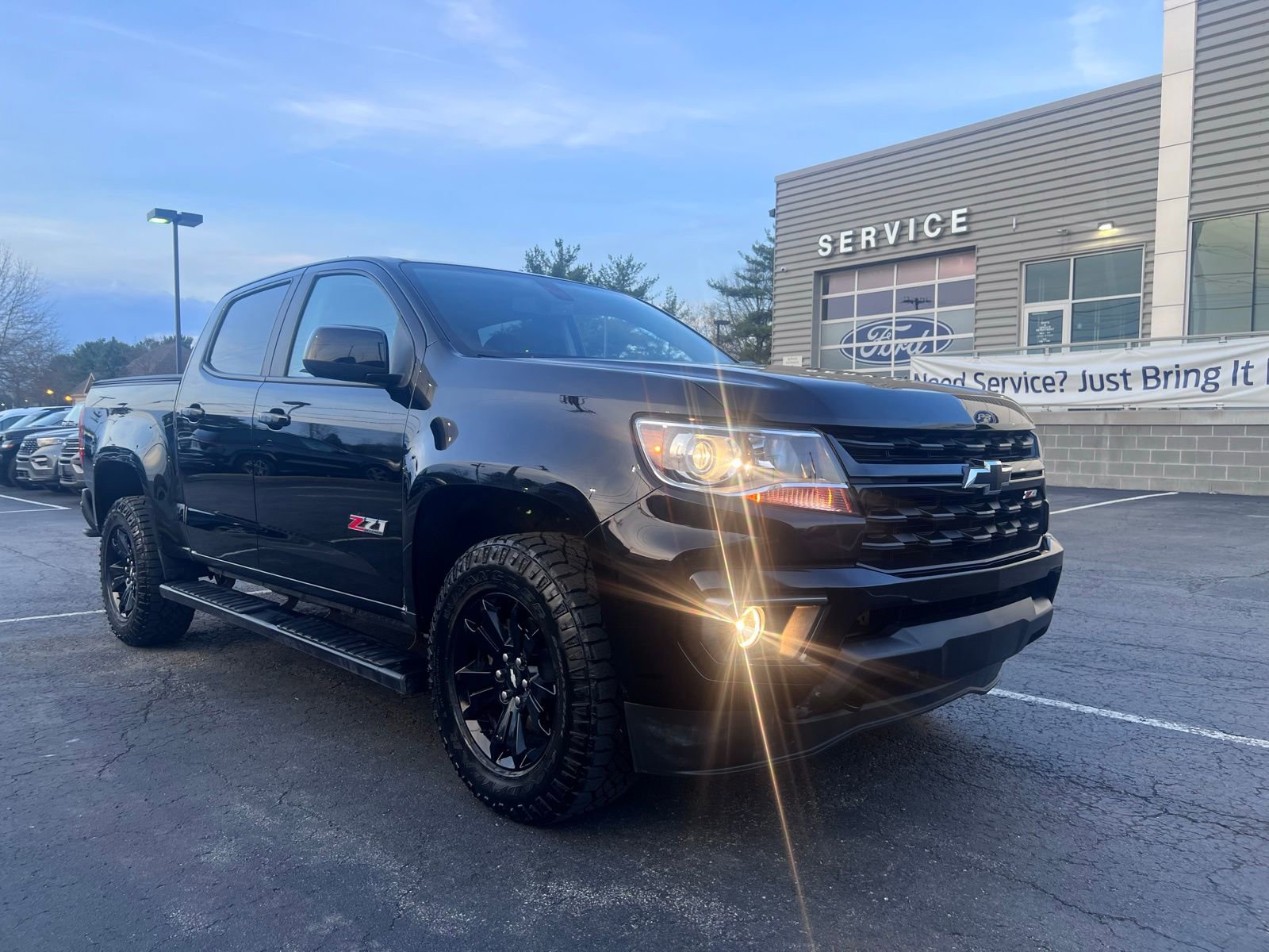 Used 2022 Chevrolet Colorado Z71 w/ Z71 Midnight Edition image 7
