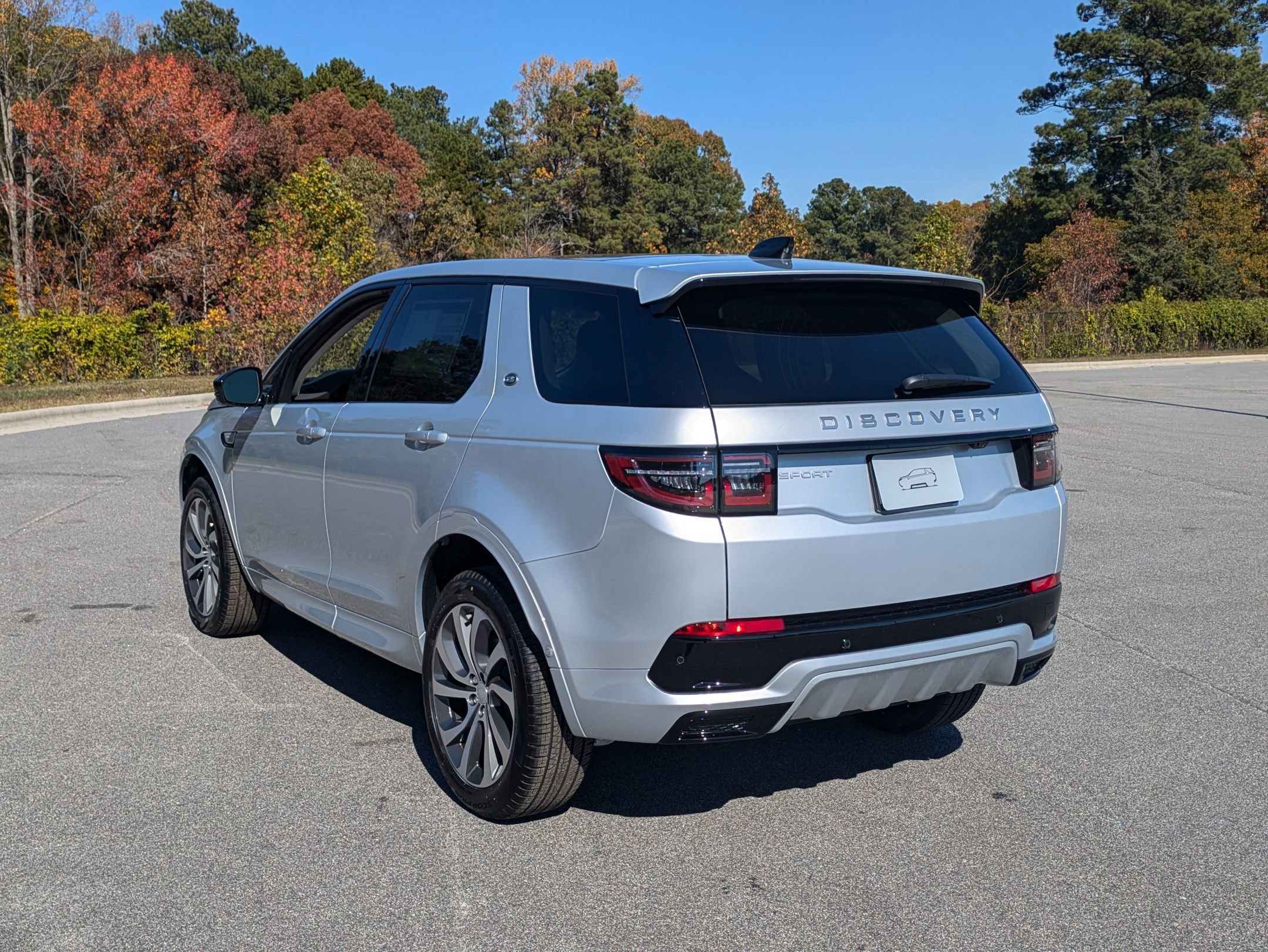 New 2025 Land Rover Discovery Sport S image 7