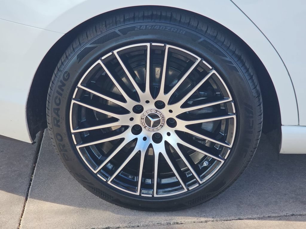Used 2025 Mercedes-Benz C 300 4MATIC Sedan image 38