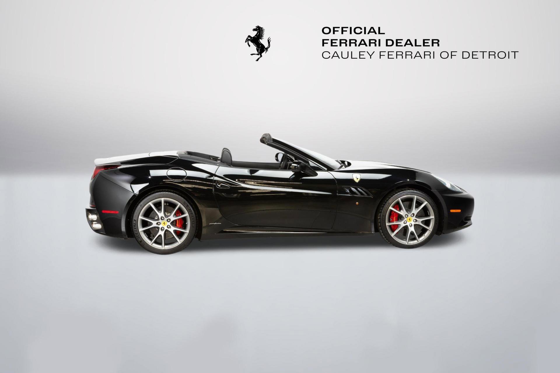 Used 2010 Ferrari California image 8