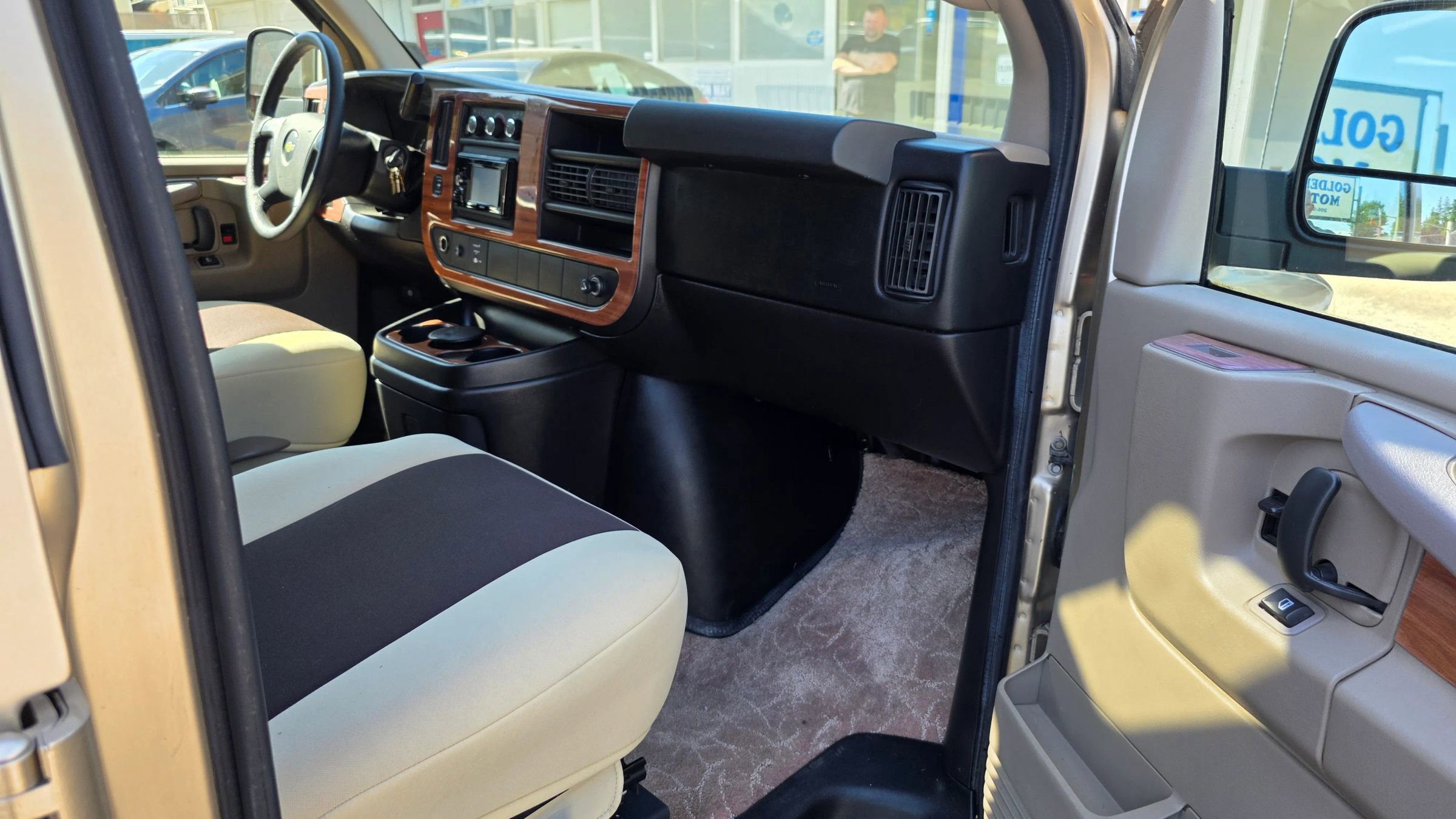 Used 2012 Chevrolet Express 2500 w/ Power Package image 11