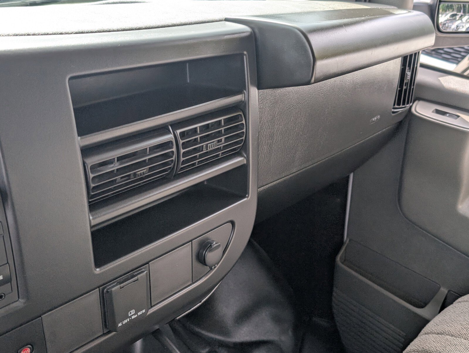 Used 2023 Chevrolet Express 3500 LS image 21