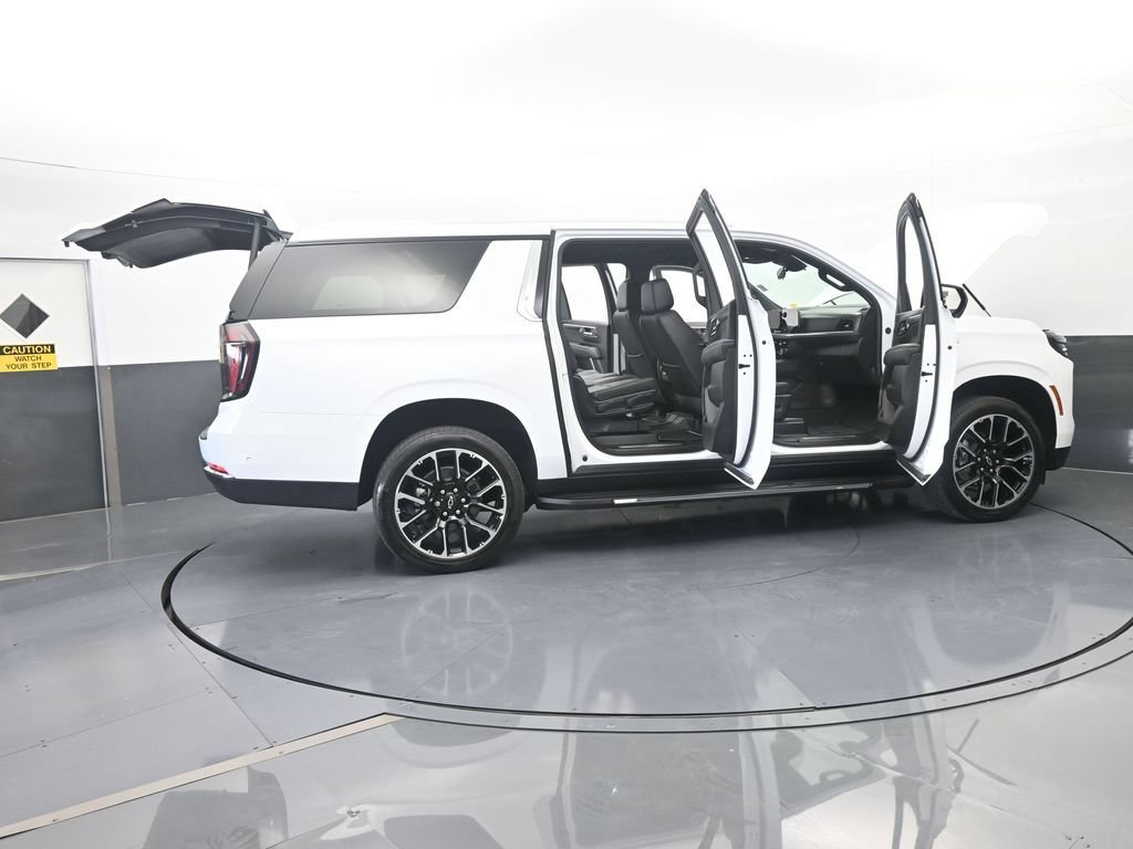 Used 2025 Chevrolet Suburban LT RWD image 84