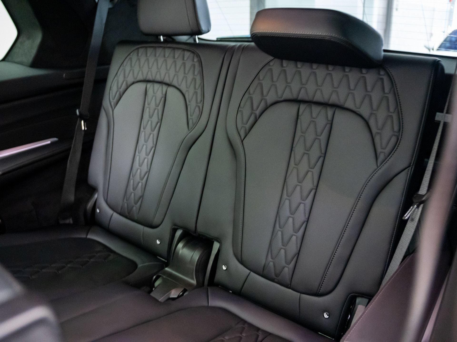 Used 2025 BMW X7 M60i AWD/4WD image 19