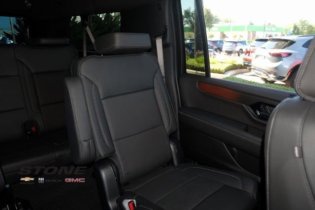 New 2025 GMC Yukon XL Denali w/ Sun & Power Step Package image 17