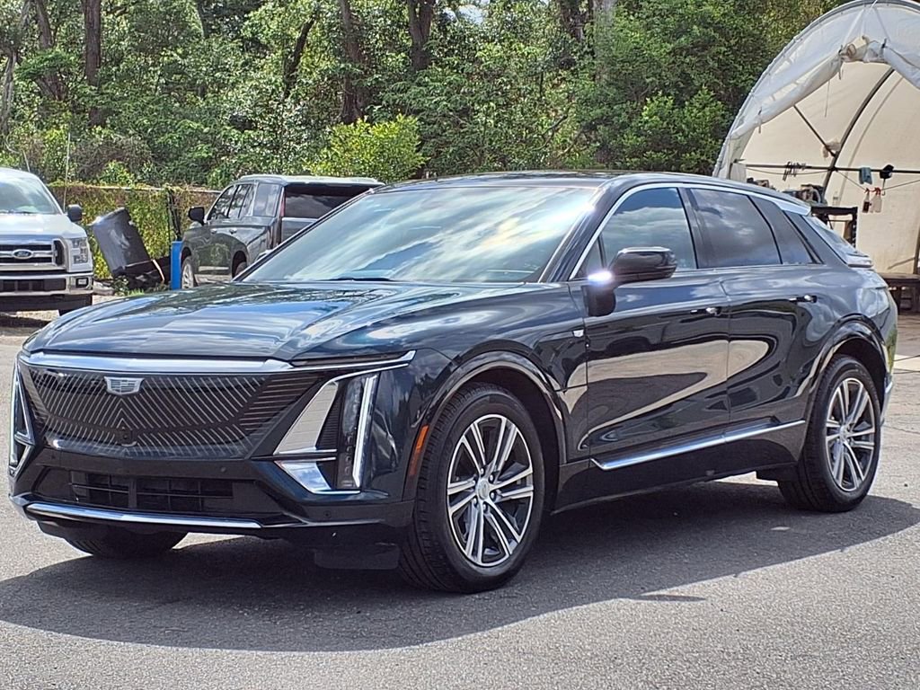 Used 2024 Cadillac Lyriq Luxury w/ LPO, Floor Liner Package AWD/4WD image 3