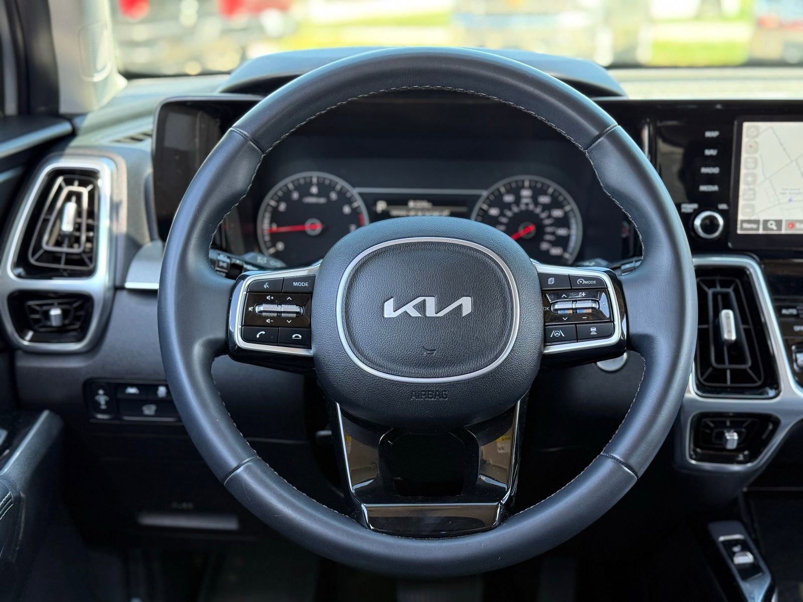 Used 2022 Kia Sorento SX image 19