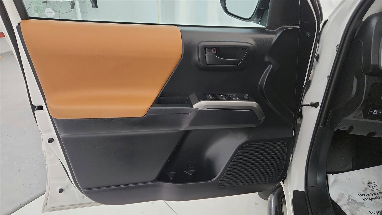 Used 2020 Toyota Tacoma SR5 image 18