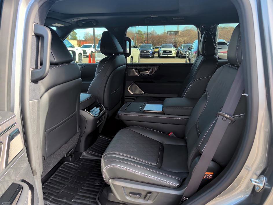 New 2026 INFINITI QX80 Autograph w/ Premium Cargo Package image 12